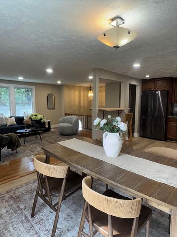 24 Carriage Court, Pittsford, NY 14534