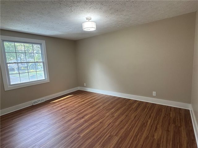 24 Carriage Court, Pittsford, NY 14534