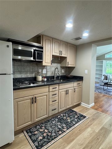 24 Carriage Court, Pittsford, NY 14534