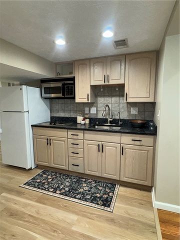 24 Carriage Court, Pittsford, NY 14534