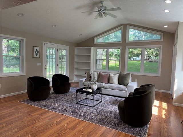24 Carriage Court, Pittsford, NY 14534