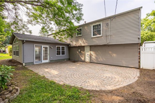 24 Carriage Court, Pittsford, NY 14534