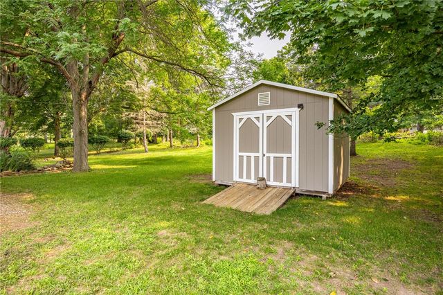24 Carriage Court, Pittsford, NY 14534