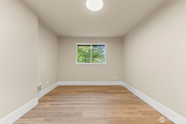 136 Rainier Acres Road SE, Rainier, WA 98576