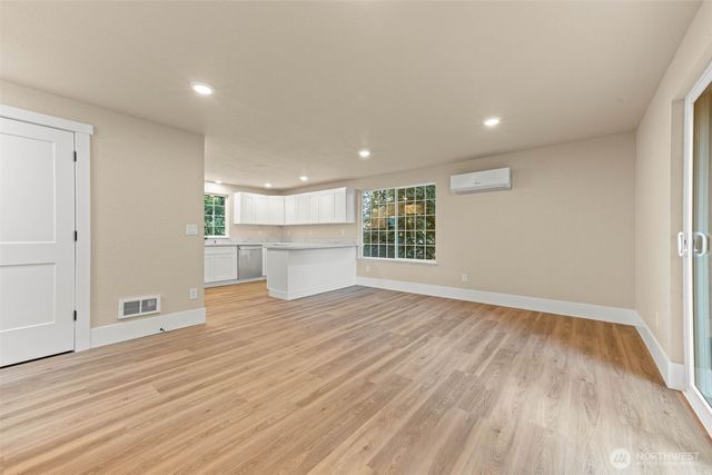 136 Rainier Acres Road SE, Rainier, WA 98576