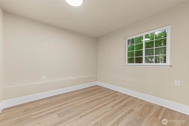 136 Rainier Acres Road SE, Rainier, WA 98576