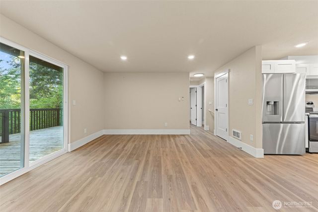 136 Rainier Acres Road SE, Rainier, WA 98576