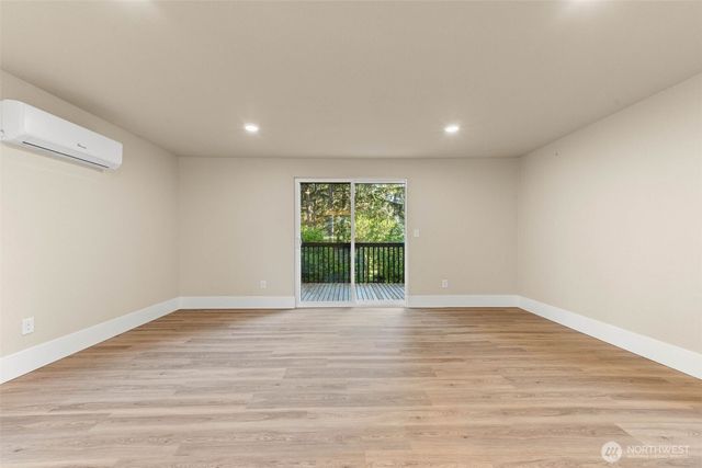 136 Rainier Acres Road SE, Rainier, WA 98576