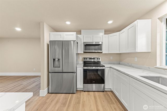 136 Rainier Acres Road SE, Rainier, WA 98576
