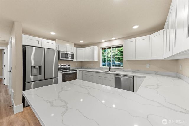136 Rainier Acres Road SE, Rainier, WA 98576