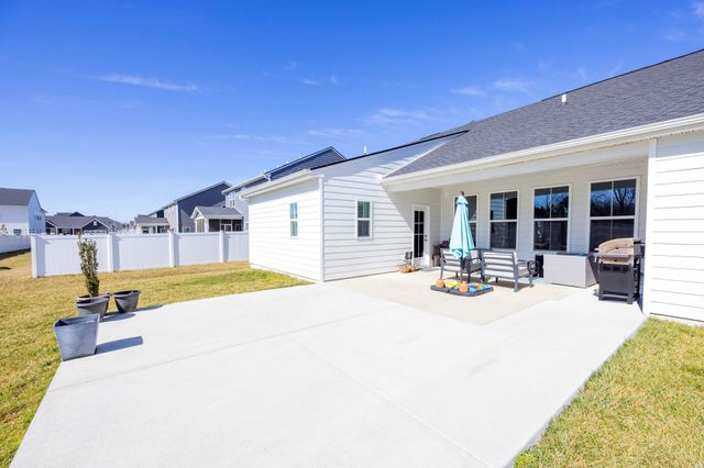 2111 Hideaway Ln, Murfreesboro, TN 37128
