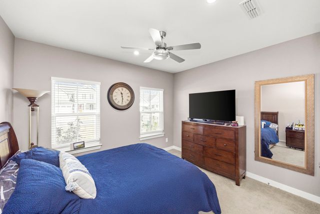 2111 Hideaway Ln, Murfreesboro, TN 37128