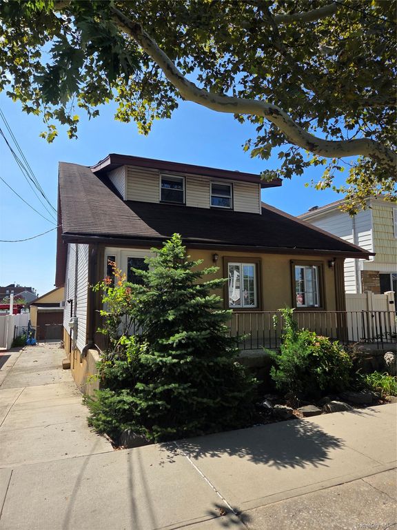 10008 157th Avenue, Howard Beach, NY 11414 — photo 2