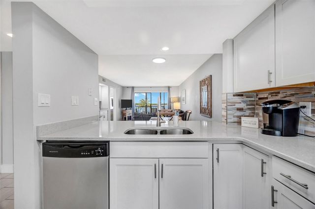 4620 BAY BOULEVARD 1117, Port Richey, FL 34668