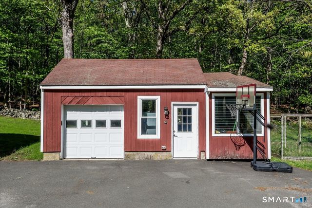 44 Aunt Pattys Lane West, Bethel, CT 06801