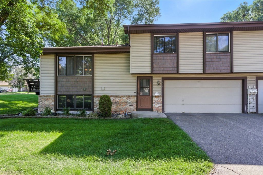 3802 Brookdale Circle N, Brooklyn Park, MN 55443