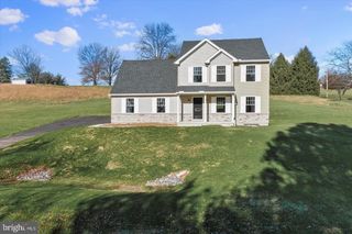 6 STREAM DR, Carlisle, PA 17013