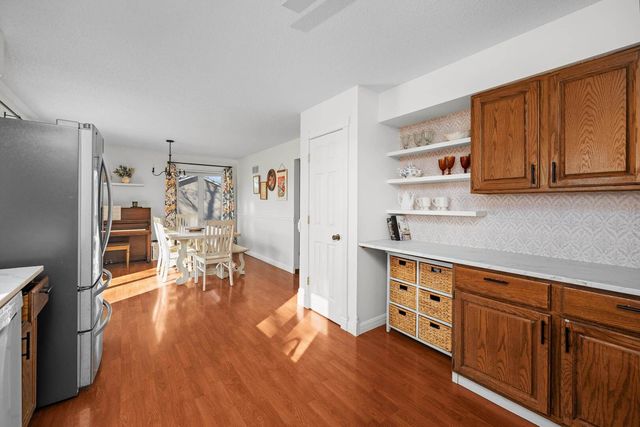 1037 Brookview Drive, Dewitt, IA 52742