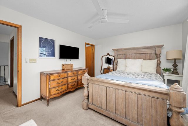 1037 Brookview Drive, Dewitt, IA 52742