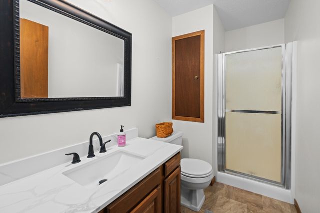 1037 Brookview Drive, Dewitt, IA 52742