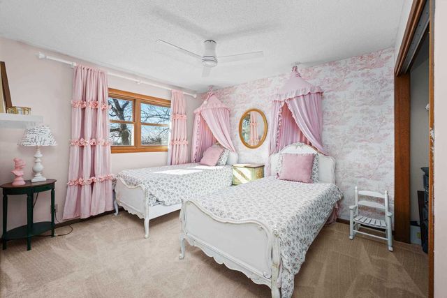 1037 Brookview Drive, Dewitt, IA 52742