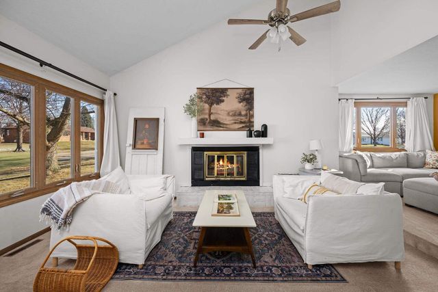 1037 Brookview Drive, Dewitt, IA 52742