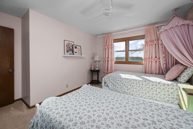 1037 Brookview Drive, Dewitt, IA 52742