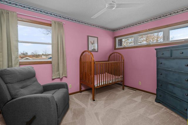 1037 Brookview Drive, Dewitt, IA 52742