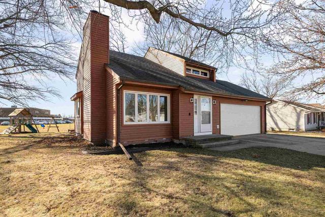 1037 Brookview Drive, Dewitt, IA 52742