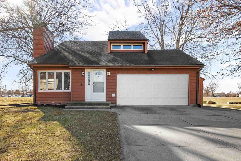 1037 Brookview Drive, Dewitt, IA 52742