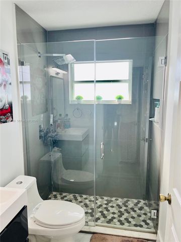 14742 SW 176th Ter, Miami, FL 33187