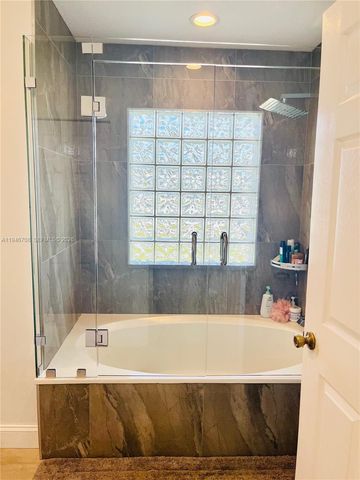 14742 SW 176th Ter, Miami, FL 33187