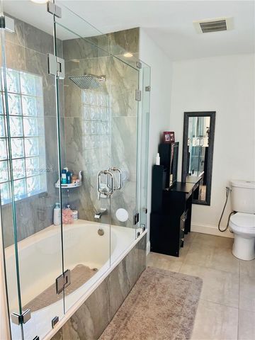 14742 SW 176th Ter, Miami, FL 33187