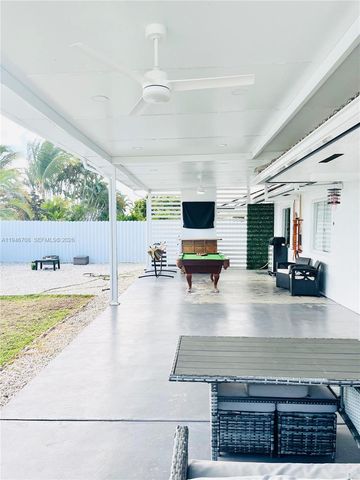 14742 SW 176th Ter, Miami, FL 33187