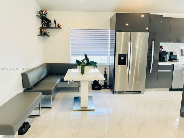 14742 SW 176th Ter, Miami, FL 33187