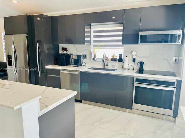 14742 SW 176th Ter, Miami, FL 33187