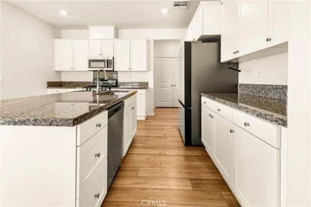 29752 Wolf Glen Court, Winchester, CA 92596