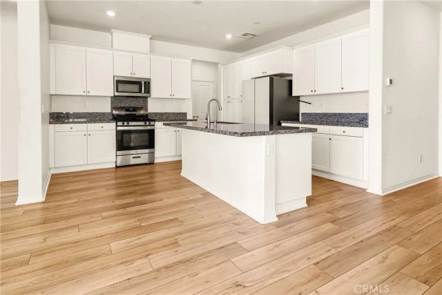 29752 Wolf Glen Court, Winchester, CA 92596