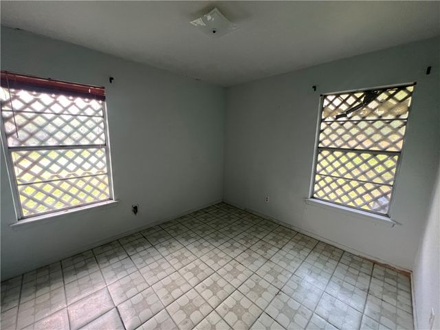 134 Green Trail Dr, Corpus Christi, TX 78405