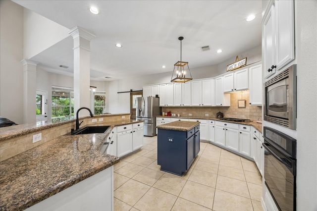 1125 Shady Knoll Lane, League City, TX 77573