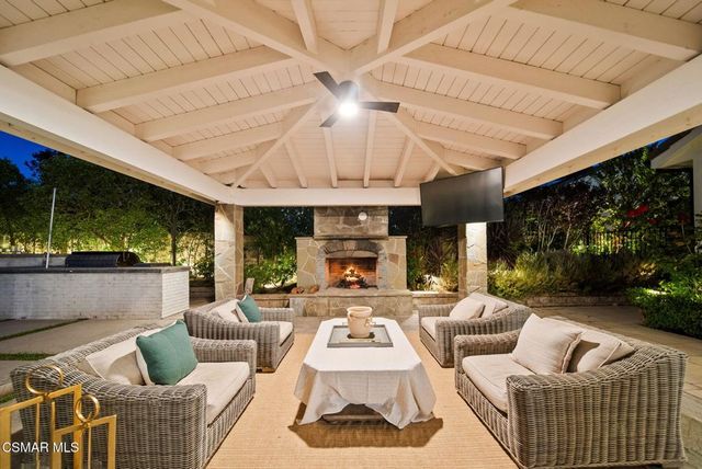 2116 Shadow Creek Drive, Agoura Hills, CA 91301