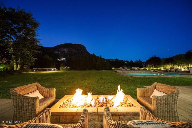 2116 Shadow Creek Drive, Agoura Hills, CA 91301