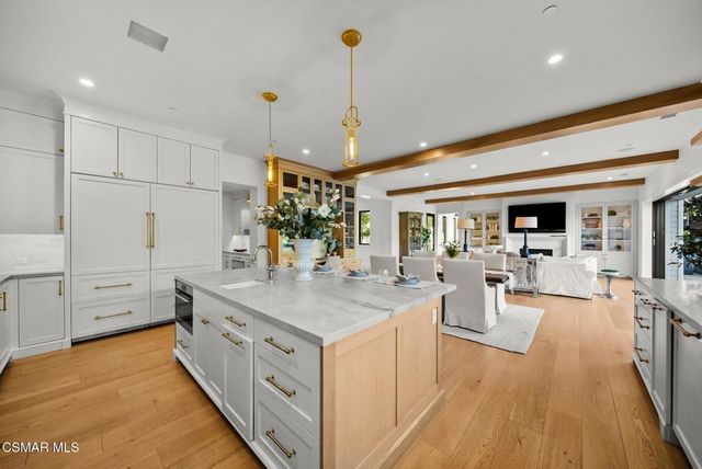 2116 Shadow Creek Drive, Agoura Hills, CA 91301