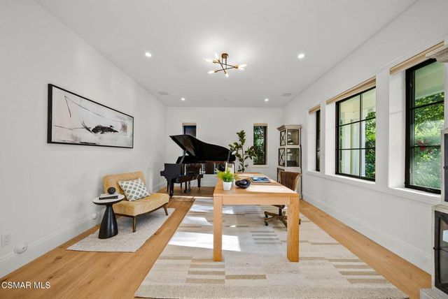 2116 Shadow Creek Drive, Agoura Hills, CA 91301
