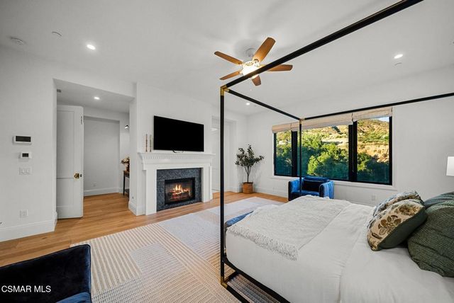 2116 Shadow Creek Drive, Agoura Hills, CA 91301