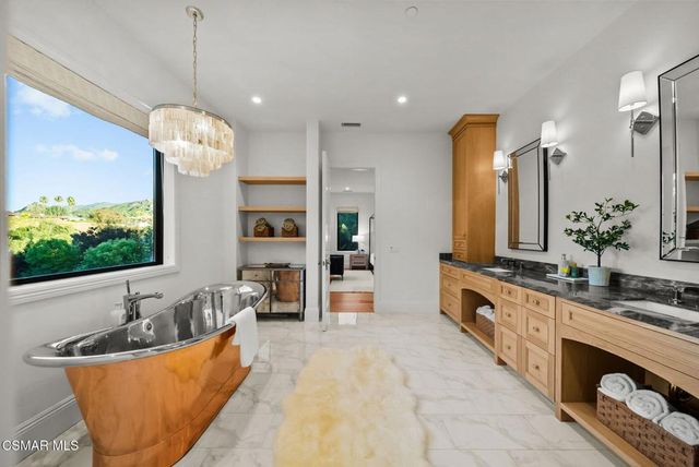 2116 Shadow Creek Drive, Agoura Hills, CA 91301