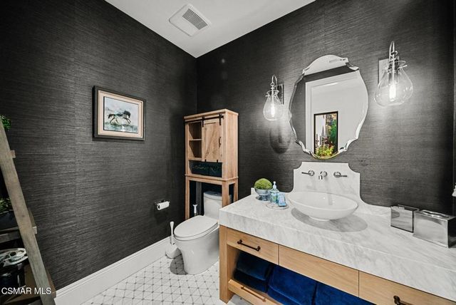 2116 Shadow Creek Drive, Agoura Hills, CA 91301