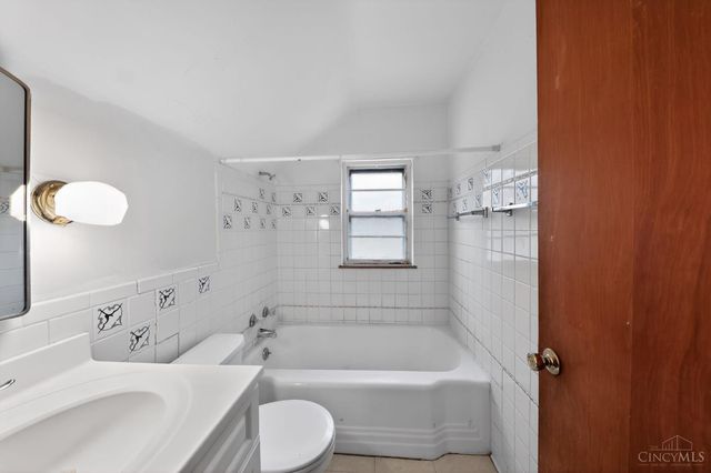 4669 Kirby Avenue, Cincinnati, OH 45223