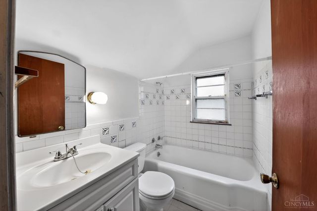 4669 Kirby Avenue, Cincinnati, OH 45223