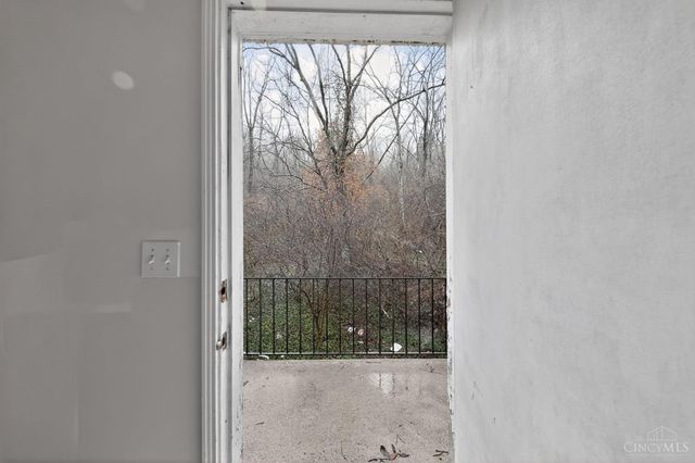 4669 Kirby Avenue, Cincinnati, OH 45223